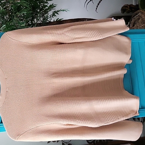 89th + Madison sweater - Picture 4 of 7